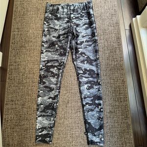 Terez black and gray camo high waisted leggings